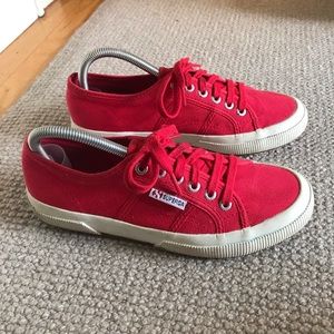 Superga classic sneaker women’s size 39 red